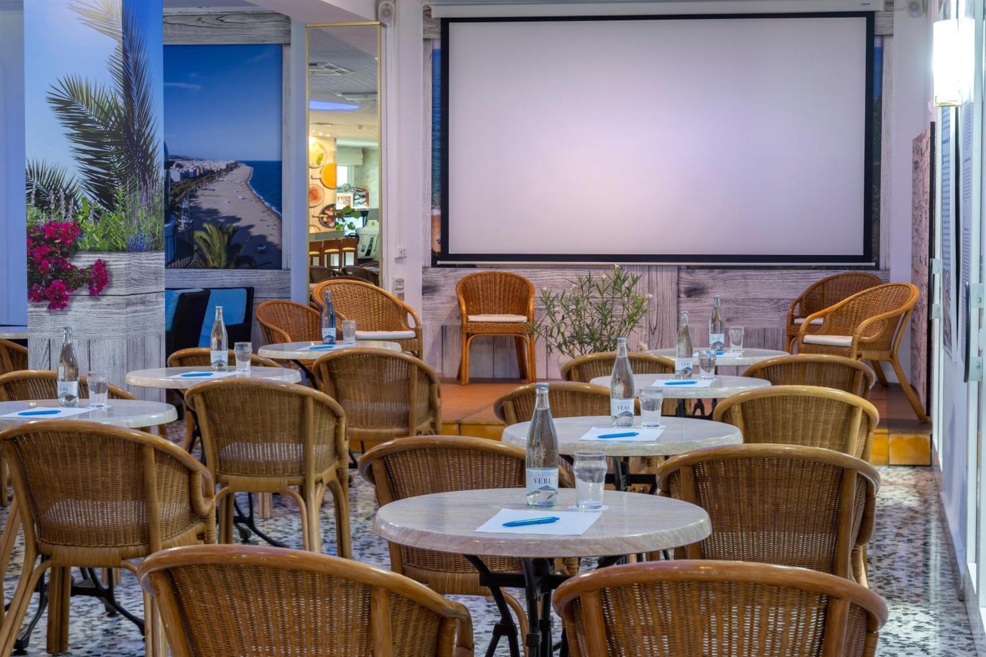 Ght Balmes, Hotel-Aparthotel&Splash Calella Bagian luar foto