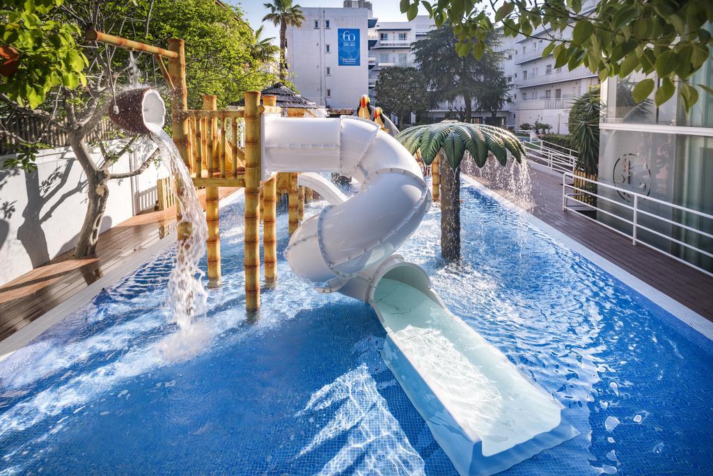 Ght Balmes, Hotel-Aparthotel&Splash Calella Bagian luar foto