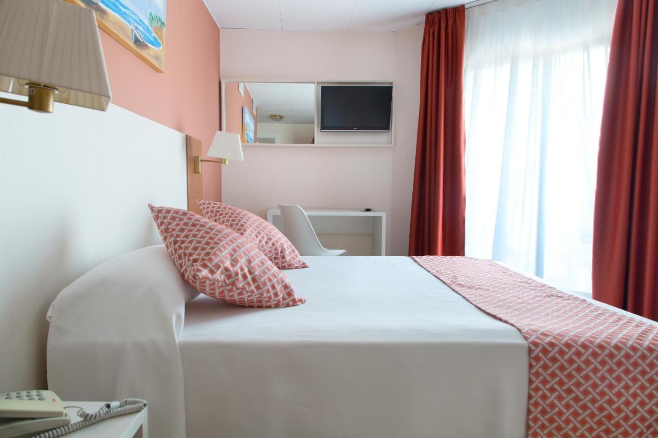Ght Balmes, Hotel-Aparthotel&Splash Calella Bagian luar foto
